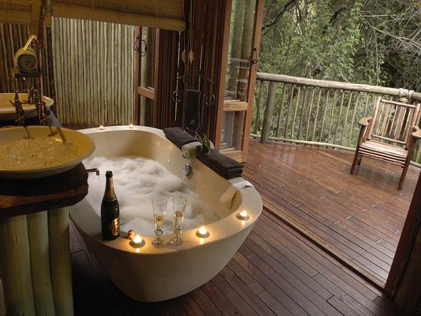 Jaci's Tree Lodge - Bathroom 